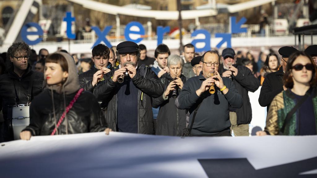 Manifestación convocada en San Sebastián por Sare en favor de los derechos de los presos de ETA (Imagen de Archivo) EFE