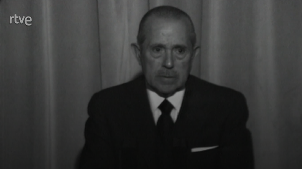 Carlos Arias Navarro anuncia la muerte de Francisco Franco a 20 de noviembre de 1975