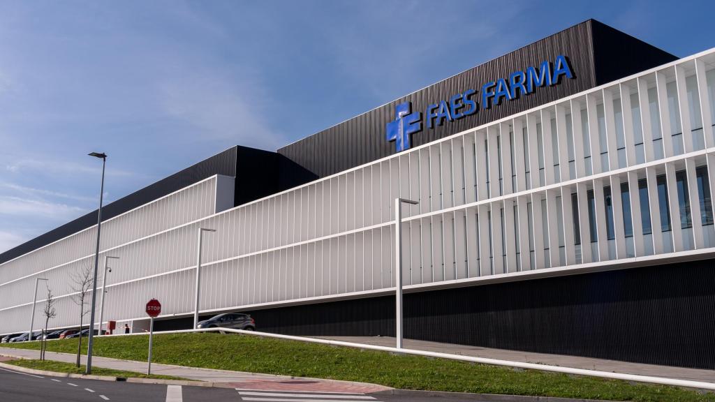 Planta de producción de Faes Farma en Derio (Bizkaia)