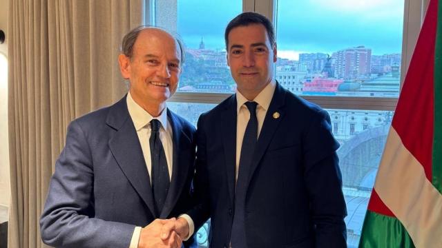 Pradales con Carlos Palacio Oriol, el presidente de Talgo