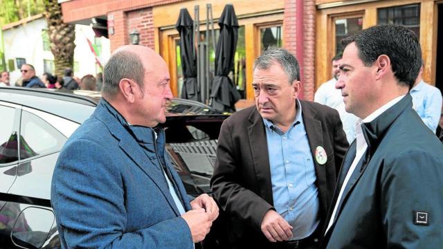 Andoni Ortuzar, Aitor Esteban e Imanol Pradales en una imagen de archivo.