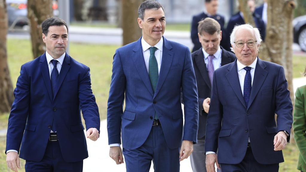 Visita de Pedro Sánchez e Imanol Pradales a ITP Aero