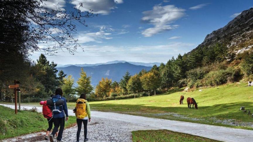 Wikiloc Rutas Tienes que hacerla sí o sí: la ruta de senderismo más bonita de Euskadi ...