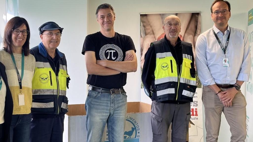 El CEO de Basquevolt, Francisco Carranza, en una campaña de recogida de alimentos