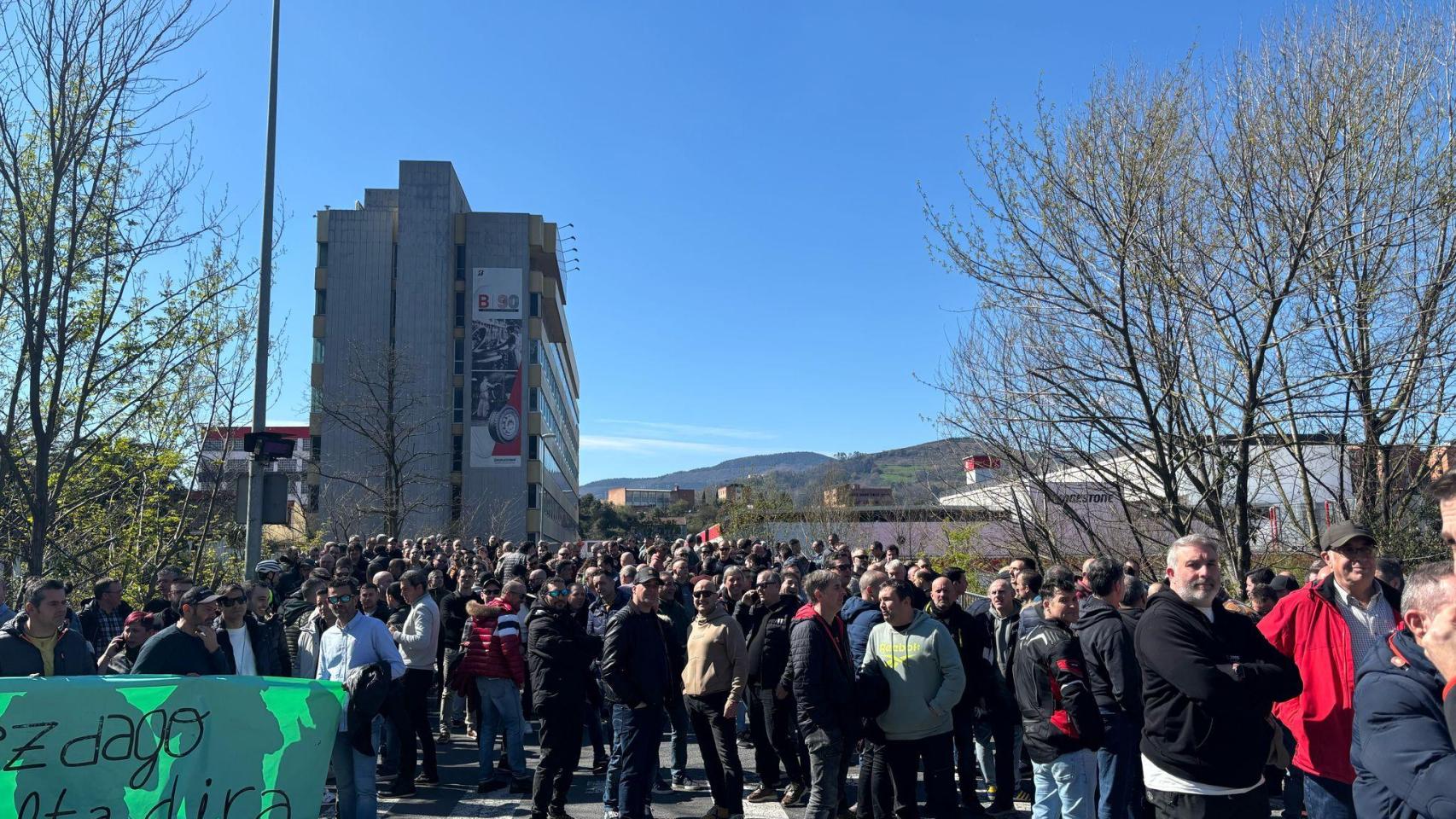 Paralizada la producción en el primer día de huelga en Bridgestone por ...