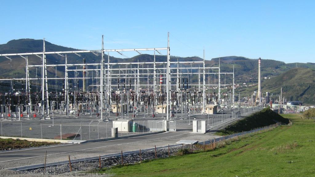 Subestación de Red Eléctrica de Abanto Zierbena, justo al lado de Petronor