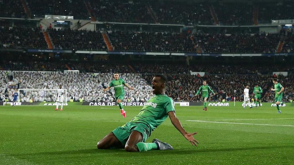 Alexander Isak celebra el gol anotado al Real Madrid en la Copa del Rey.
