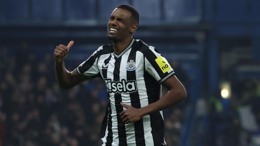 Isak celebra un gol anotado con la elástica del Newcastle.