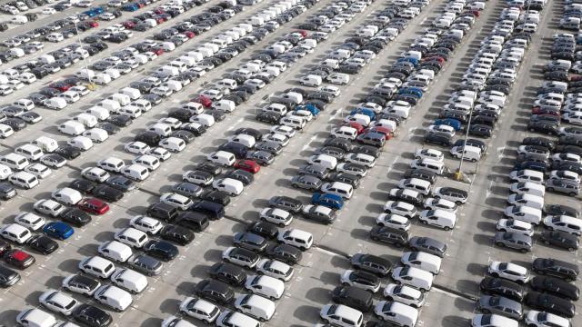 Trump impone aranceles del 25% a la importación de automóviles