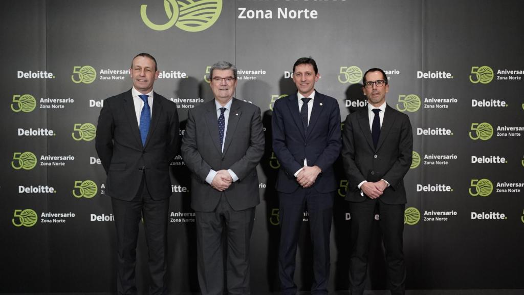 Javier Giral, socio director en Deloitte Zona Norte; Juan Mari Aburto, alcalde de Bilbao; Noël d'Anjou, consejero de Hacienda y Finanzas; y Jon Arrate, socio responsable de Deloitte Legal en Zona Norte.