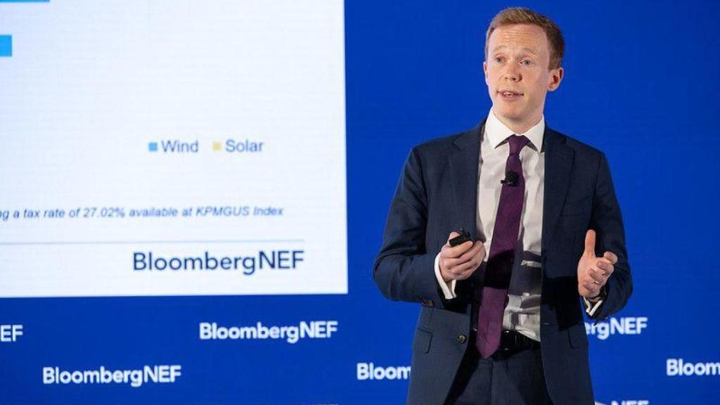 Oliver Metcalfe, director de investigación eólica de BloombergNEF.
