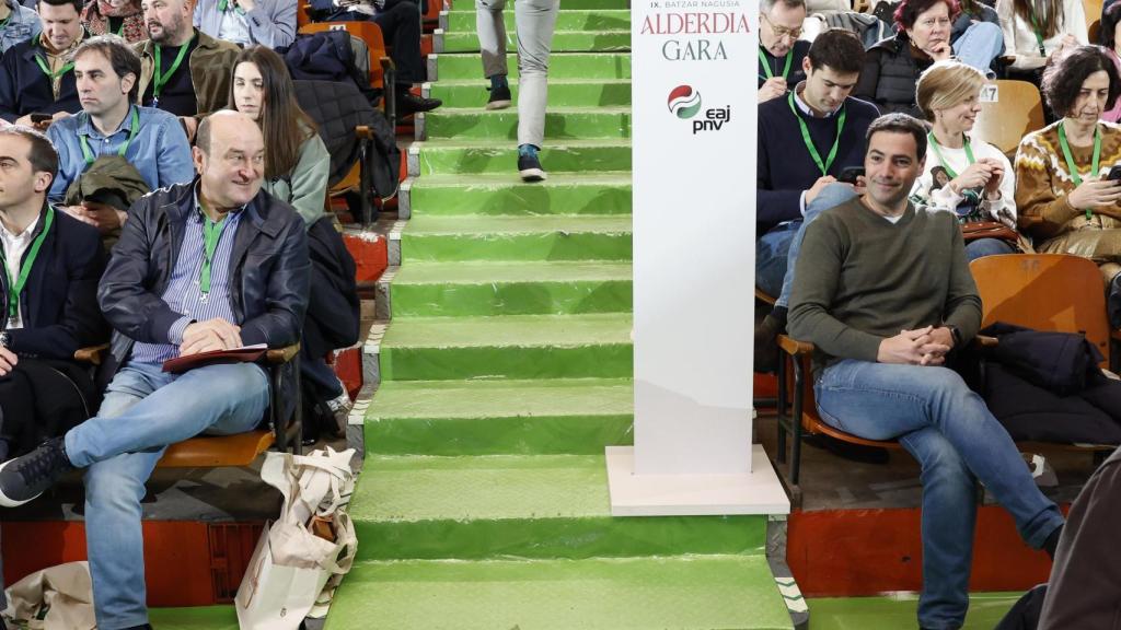 Andoni Ortuzar e Imanol Pradales en la IX Asamblea General del PNV / JUAN HERRERO - EFE