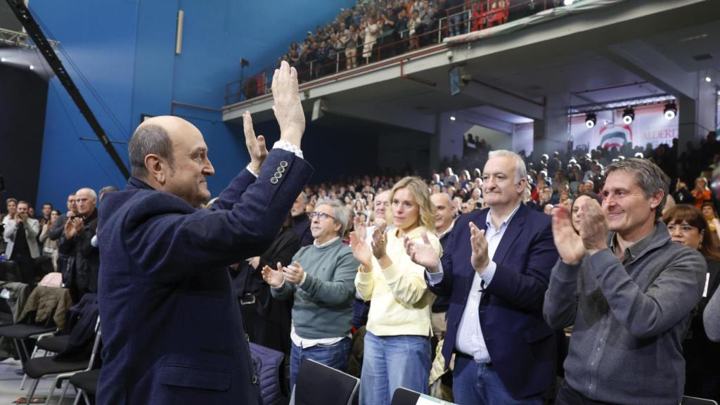 Andoni Ortuzar saluda a los asistentes a la IX Asamblea General / JUAN HERRERO - EFE