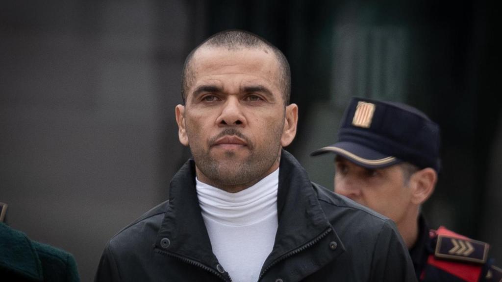 El exfutbolista Dani Alves a su salida de la cárcel de Can Brians, a 25 de marzo de 2024