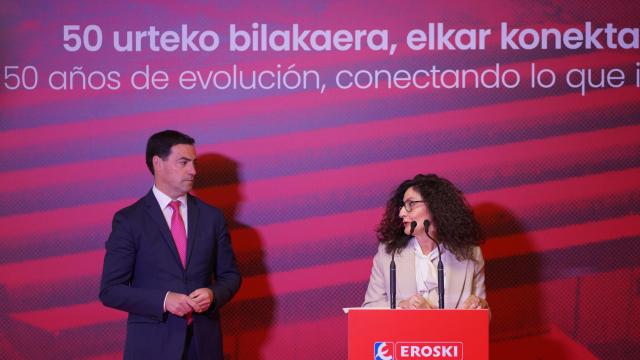El lehendakari, Imanol Pradales, y Rosa Carabel, CEO de Eroski