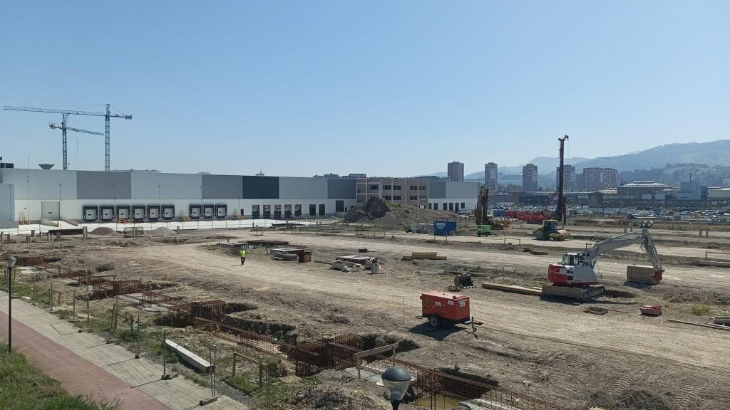 El centro logístico de Ibarzaharra en Sestao