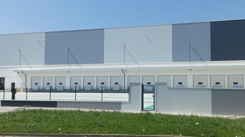 La primera fase del complejo logístico de Ibarzaharra en Sestao