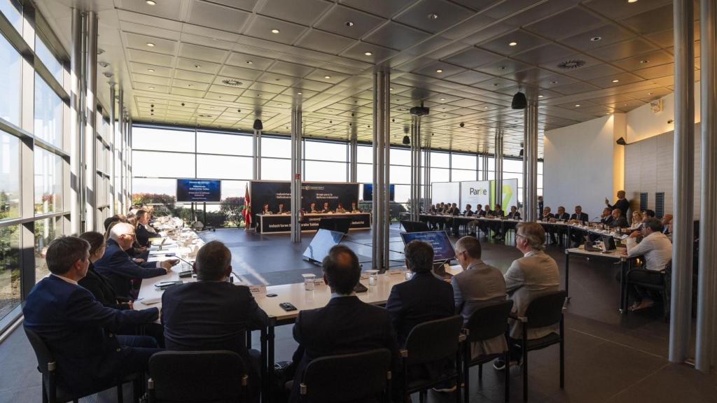 Tercera reunión del Grupo para la Defensa Industrial en el Parque Tecnológico de Miñano / IREKIA