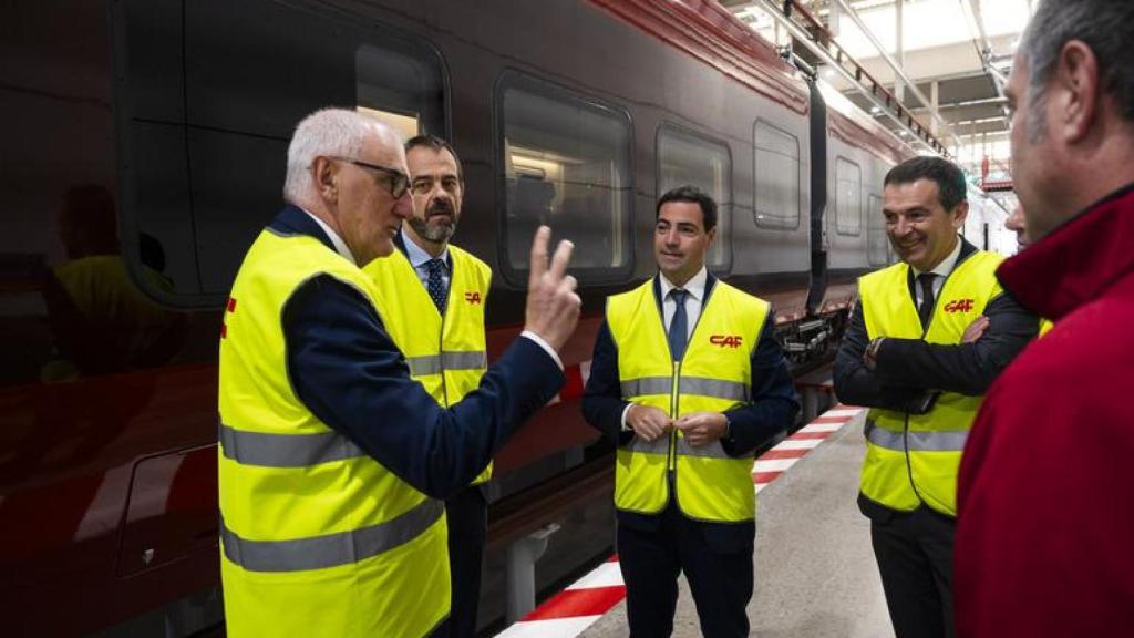 Pradales, durante la visita.