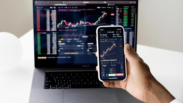 El Ibex se dispara un 8,6% en la apertura tras el 'frenazo' de Trump a los aranceles