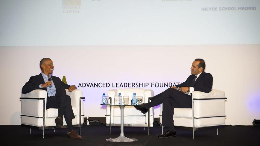 Juan Verde, junto a Barack Obama, durante una charla en Madrid en 2018.