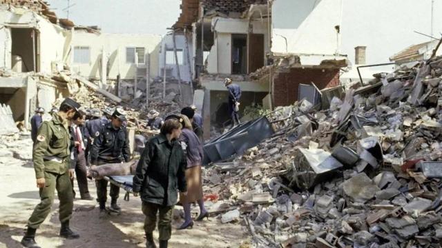 Labores de rescate tras el atentado de 'El Descanso'