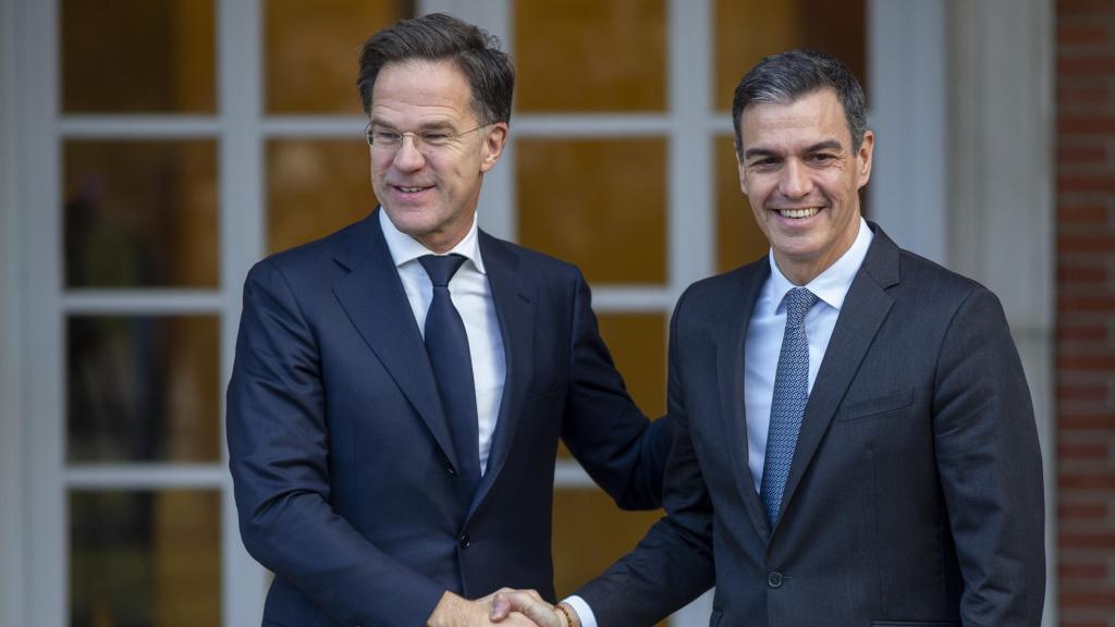 Pedro Sánchez con el secretario general de la OTAN, Mark Rutte, para abordar el plan de Defensa / E Press