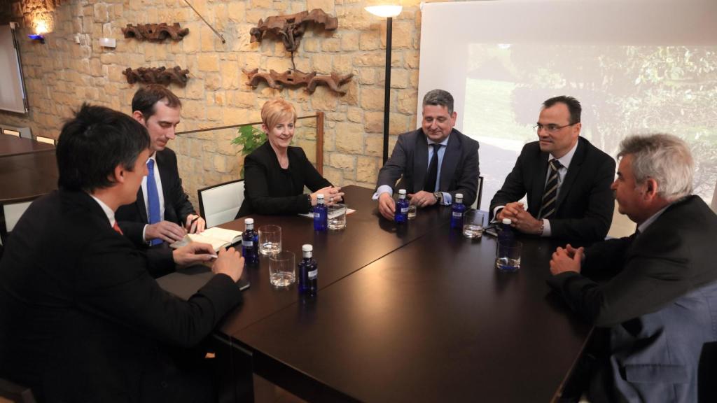 Reunión del anterior equipo de industria del Gobierno de Urkullu con el primer CEO de Siemens Gamesa, Markus Tacke