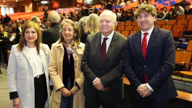 Acto por la paz en Gernika con Miguel Ángel Moratinos, representante de la ONU, María Jesús San José, Eneko Andueza y Marisol Garmendia / EFE