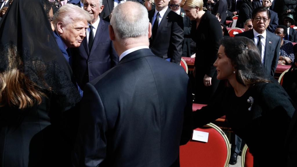 Donald Trump ha estado en la celebración situado muy cerca de Felipe y Letizia / EFE