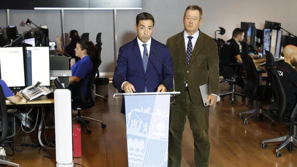 Imanol Pradales con Bingen Zupiria tras el apagón