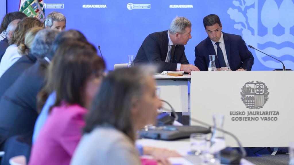 Imanol Pradales preside la reunión del LABI tras el apagón eléctrico