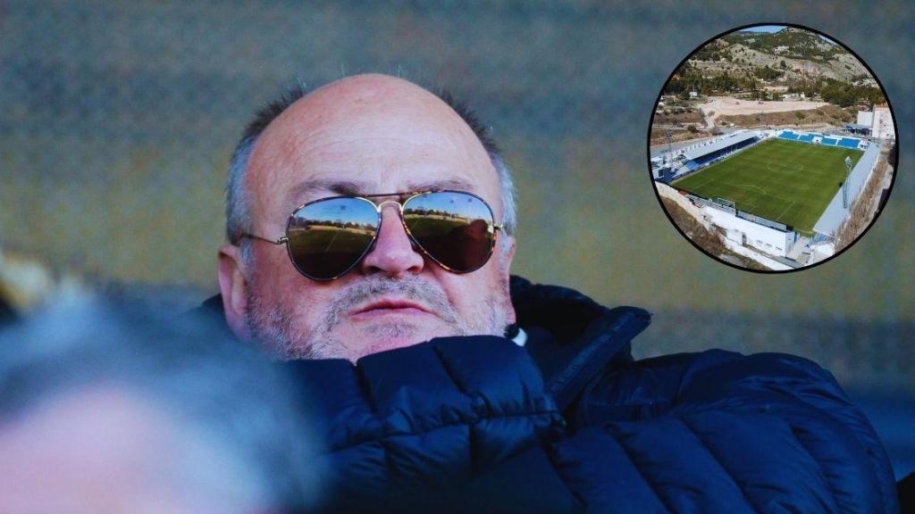 El empresario vasco, Juan Carlos Ramírez, visualiza un encuentro.