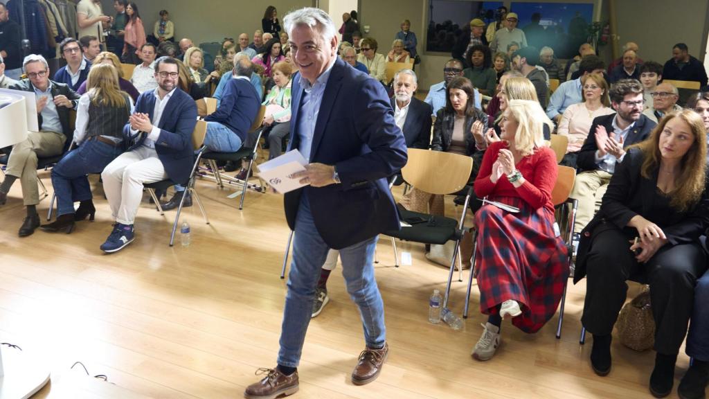 El presidente del PP vasco, Javier de Andrés, clausura la jornada 'Vivienda: problemas y soluciones'