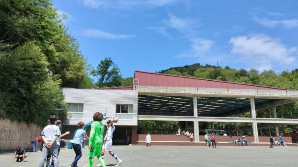 El colegio en el que estudió Xabi Alonso.