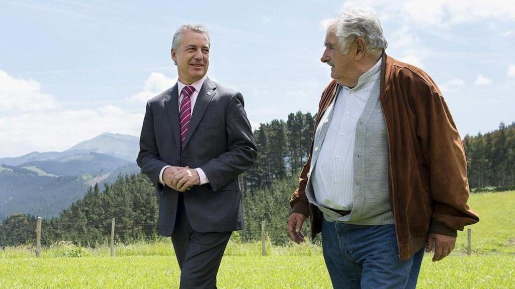 Íñigo URkullu y Pepe Mujica en Muxica / EFE