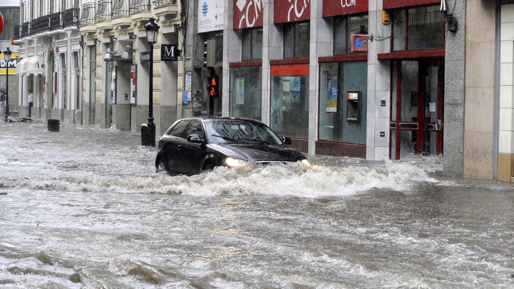 Una inundación afecta a varios locales