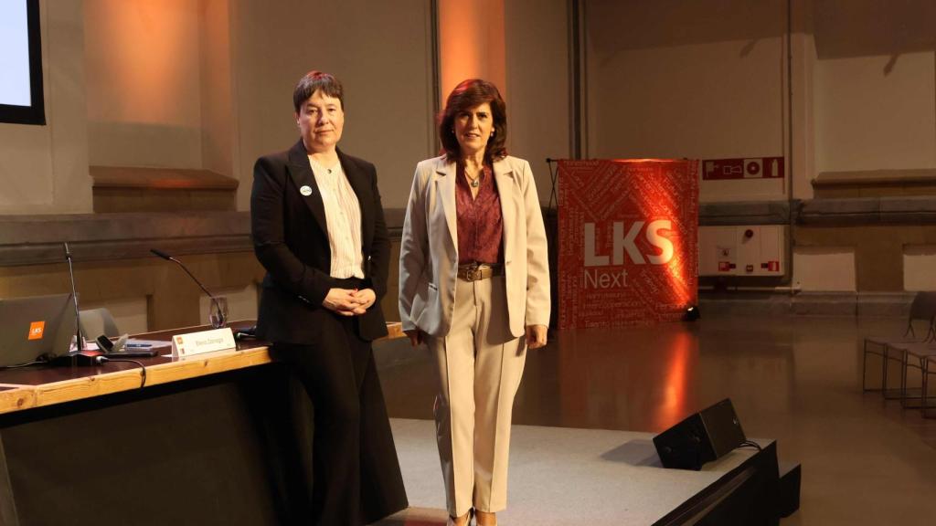Nerea Alberdi y Elena Zárraga.