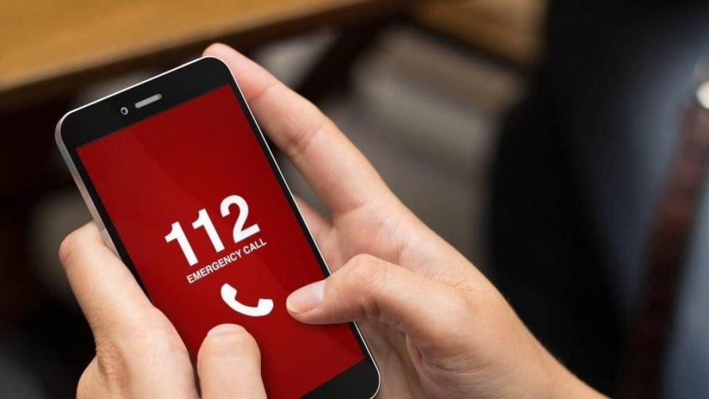 Llamando a emergencias 112 / Freepik