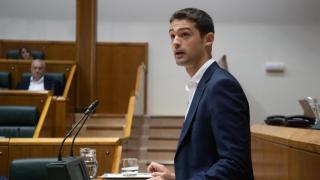 El portavoz del PNV en el Parlamento vasco, Joseba Díez Antxustegi
