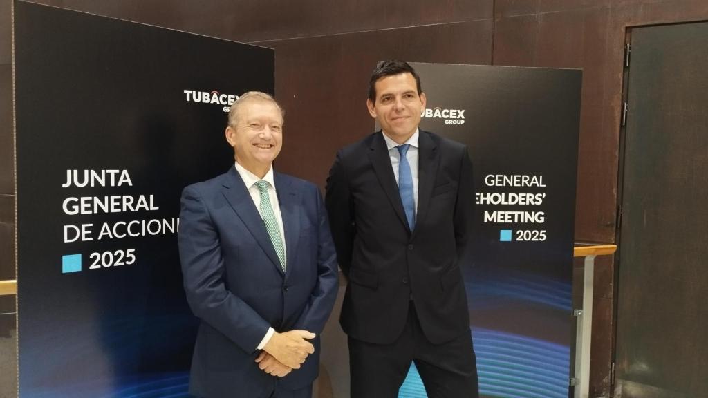 Manuel Moreu, presidente de Tubacex, junto al nuevo CEO Josu Imaz / Europa Press
