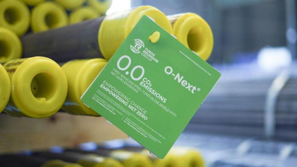 Tubos con etiqueta verde de la vasca Tubos Reunidos