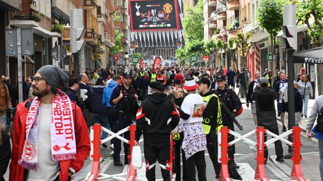 Ambiente previo al partido entre el Manchester United y el Tottenham con motivo de la final de la Europa League, a 21 de mayo de 2025, en Bilbao