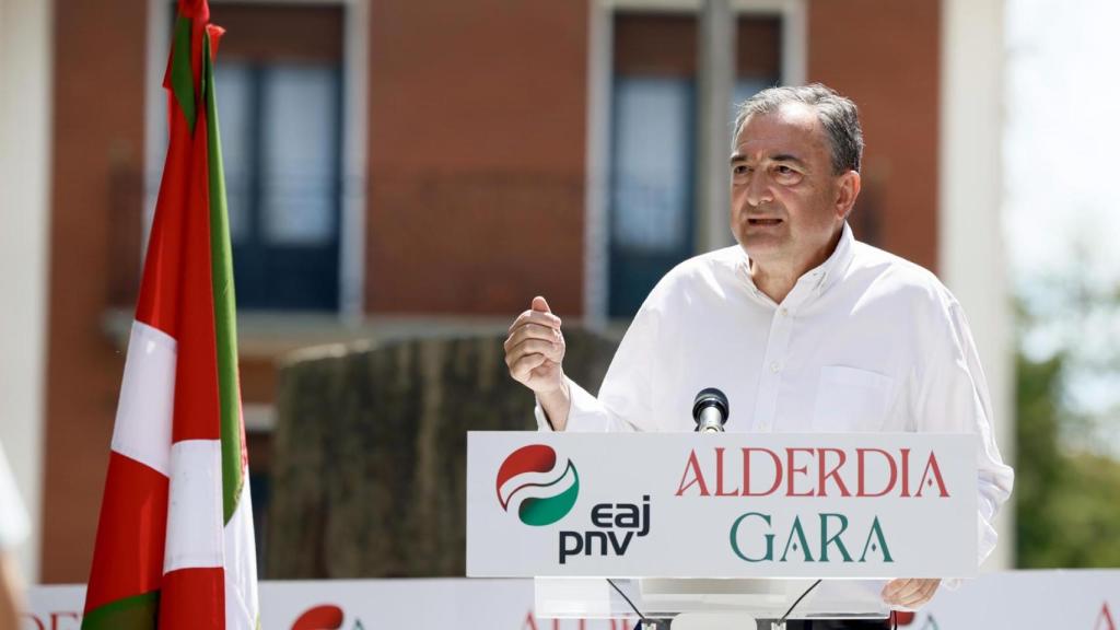 El presidente del PNV, Aitor Esteban, participa en un acto en Azkoitia.