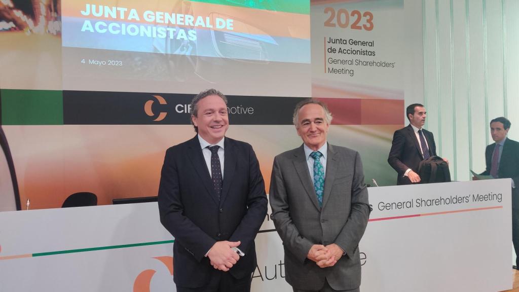 Antón Pradera y Jesús María Herrera, de CIE Automotive, en una junta / E Press