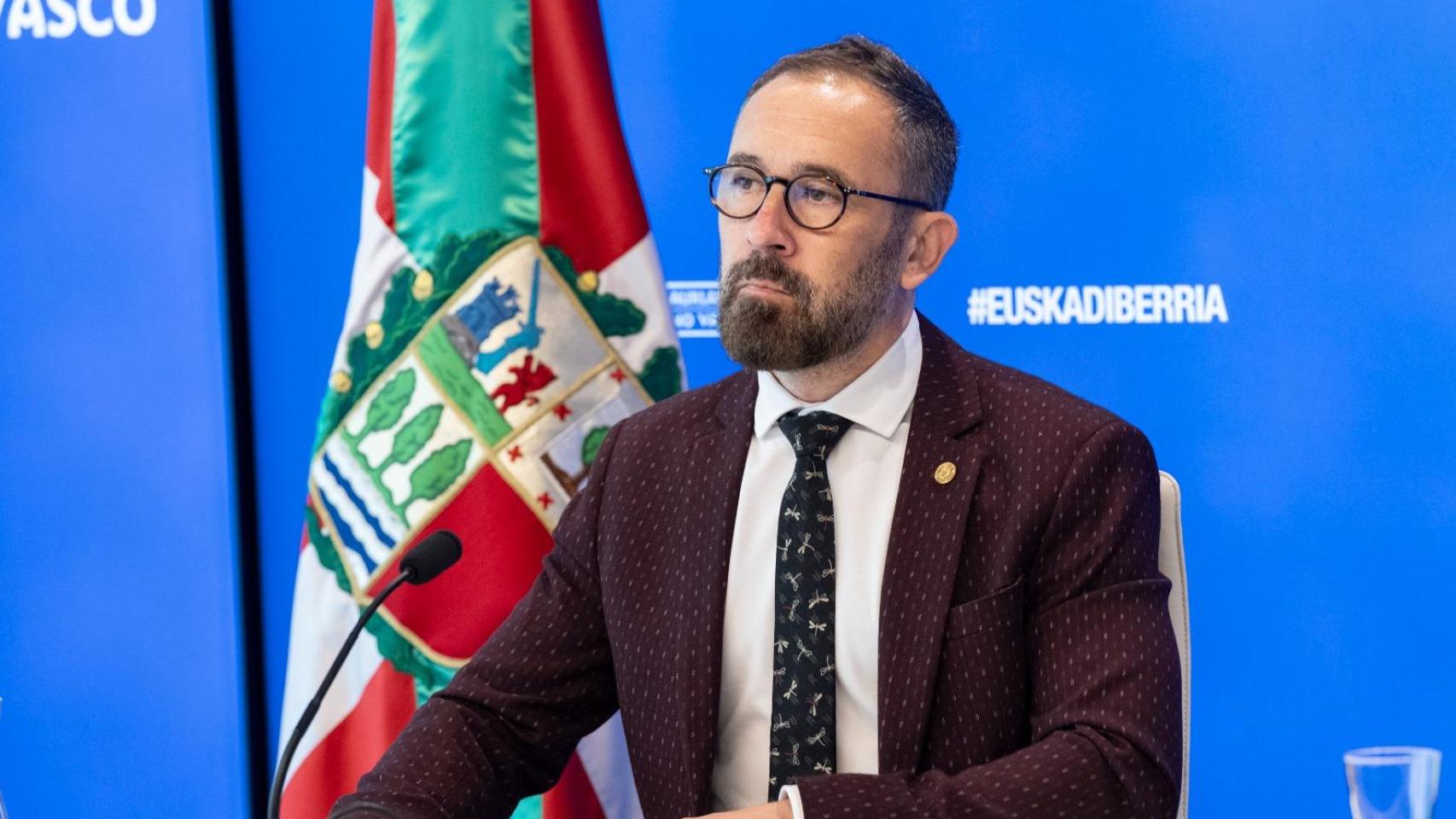 El consejero de Vivienda, Denis Itxaso.