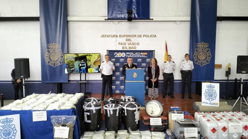 El alijo incautado del laboratorio clandestino de Zeberio