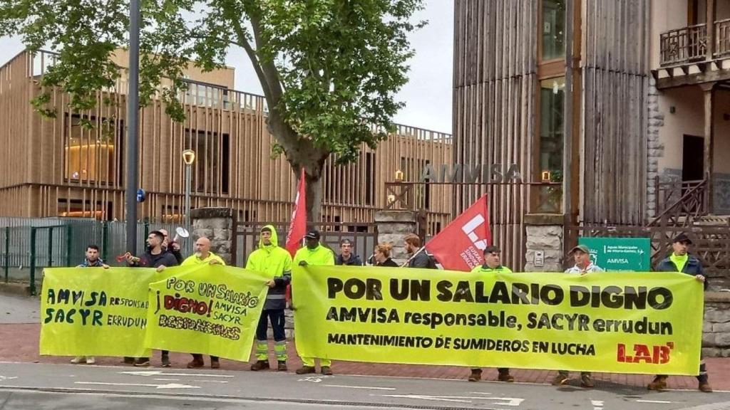 La plantilla de Sacyr Aguas anuncia paros este mes de junio para lograr un pacto de empresa en Vitoria