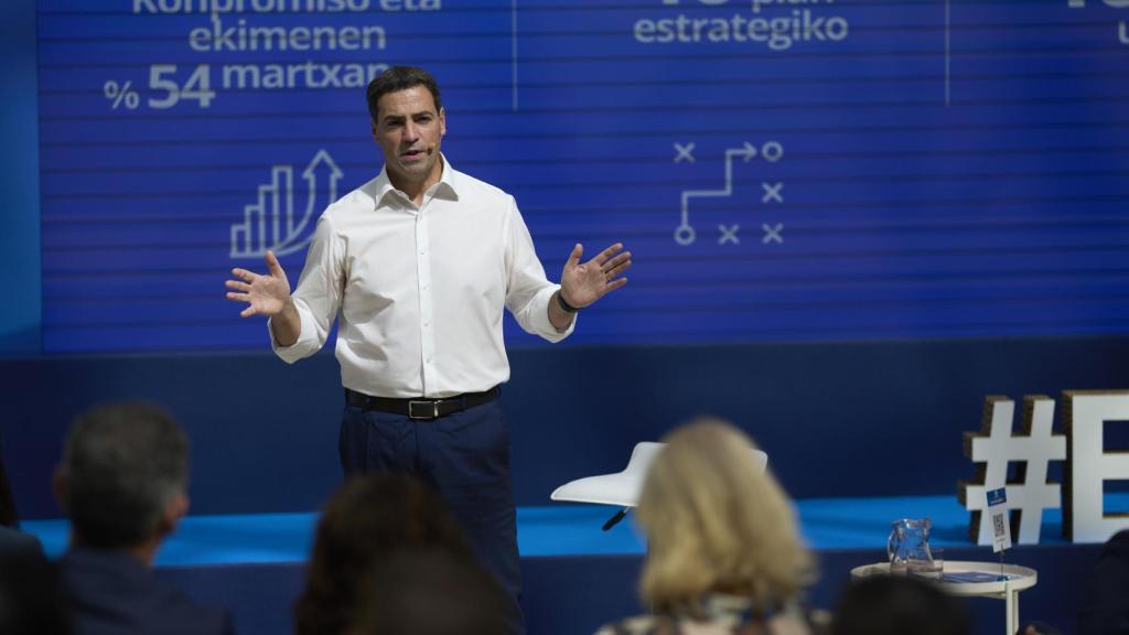El lehendakari, Imanol Pradales, hace balance del primer año del Gobierno vasco