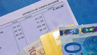 Extracto cuenta bancaria / Dreamstime